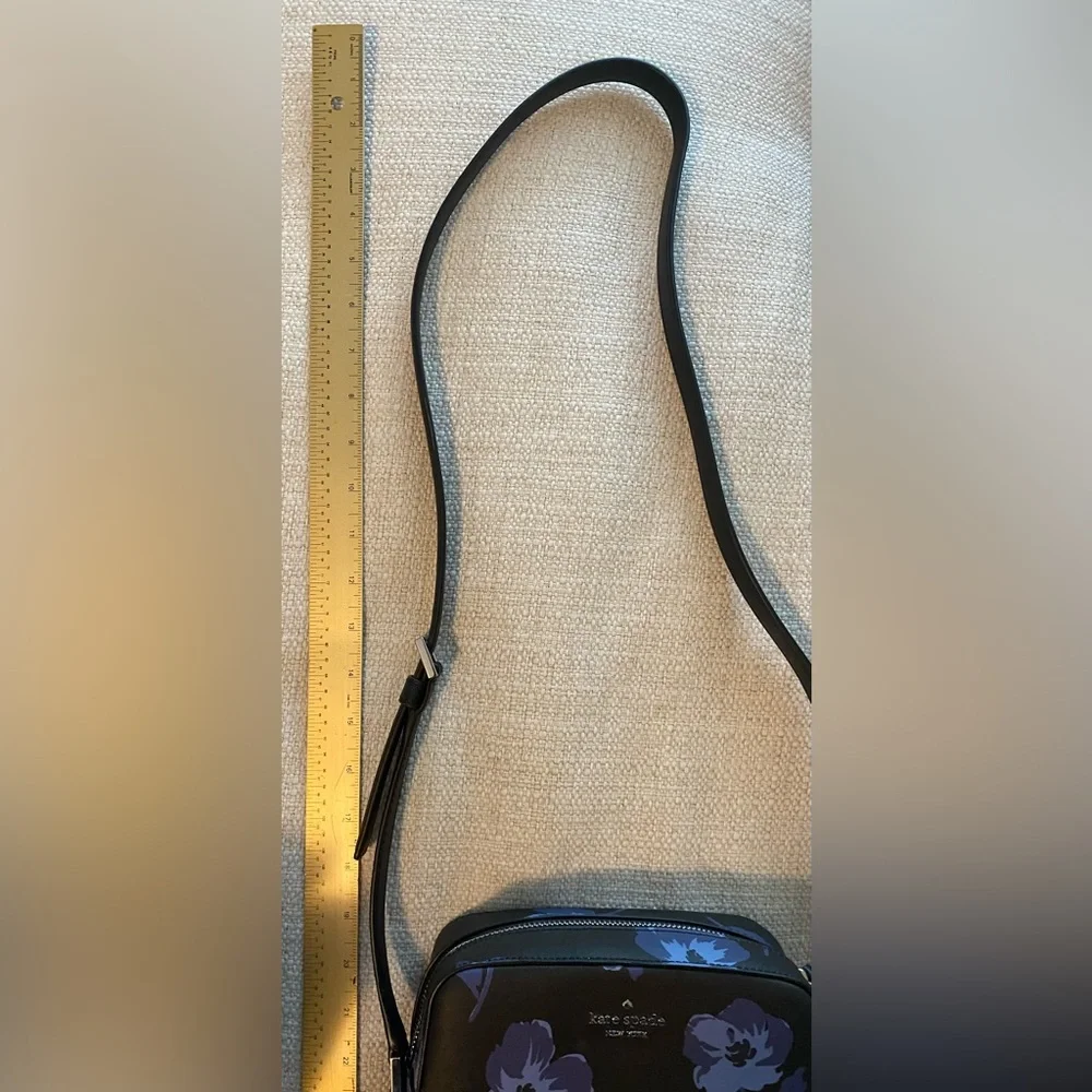 Kate Spade New York EUC
NEWBURY LANE CAMMIE CROSSBODY - Picture 15 of 15